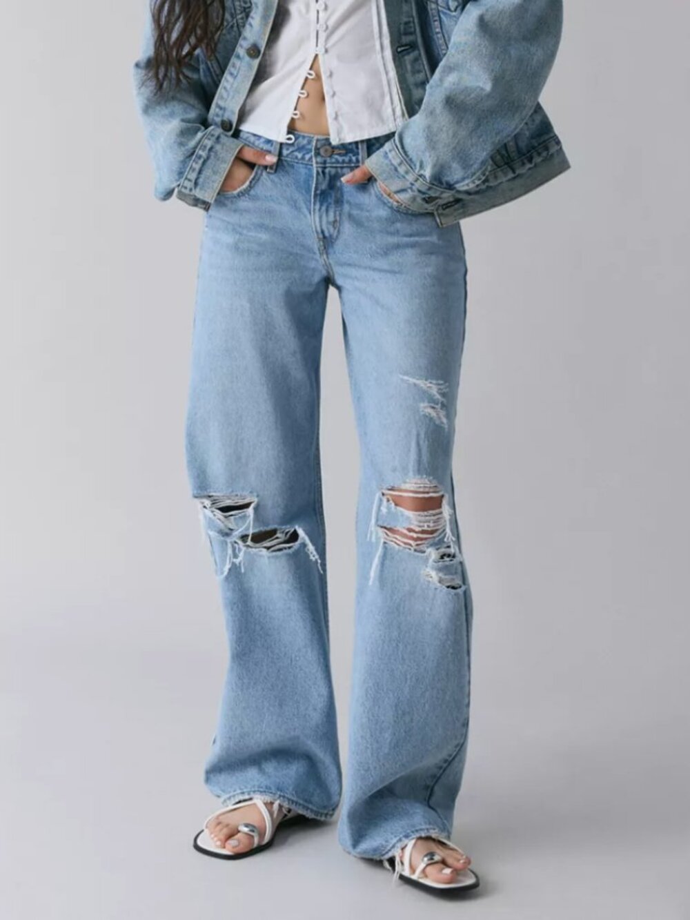 Levi's Low Loose Distressed Jeans Women's Size 25 Light Wash Baggy Denim Cotton